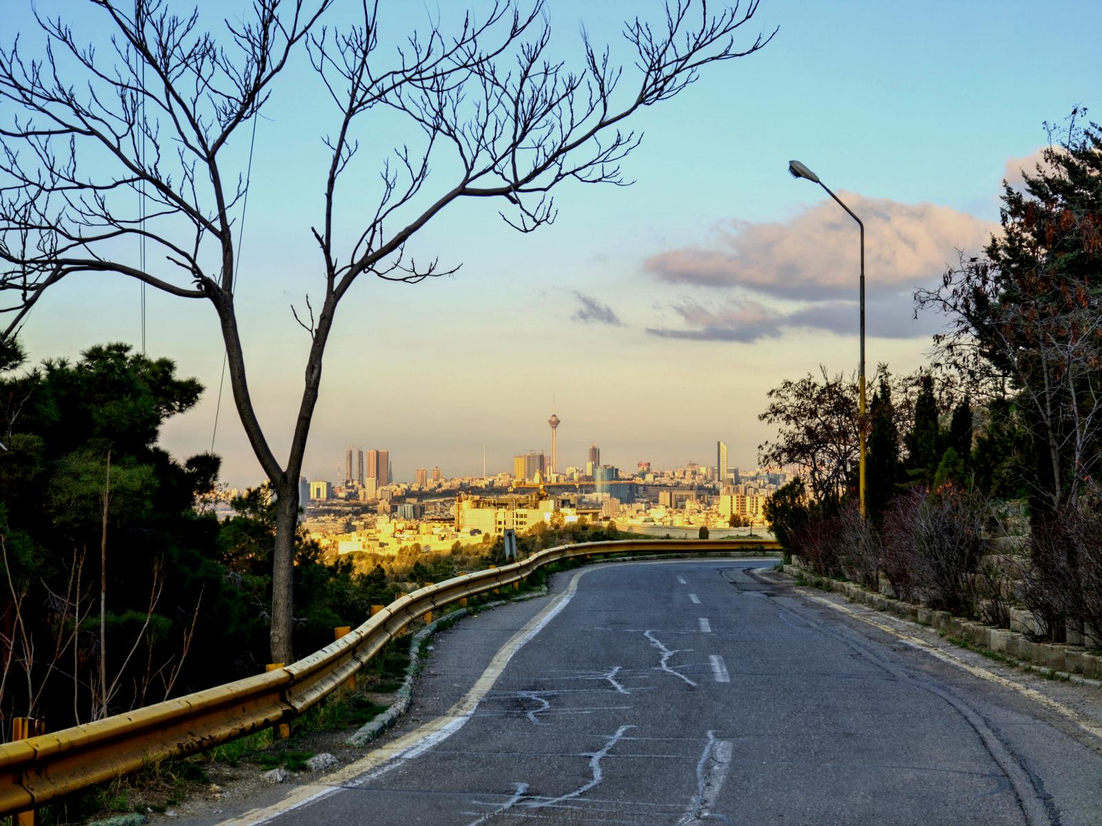 20250325T062938--Tehran viewed from Shiyan forest park__sky